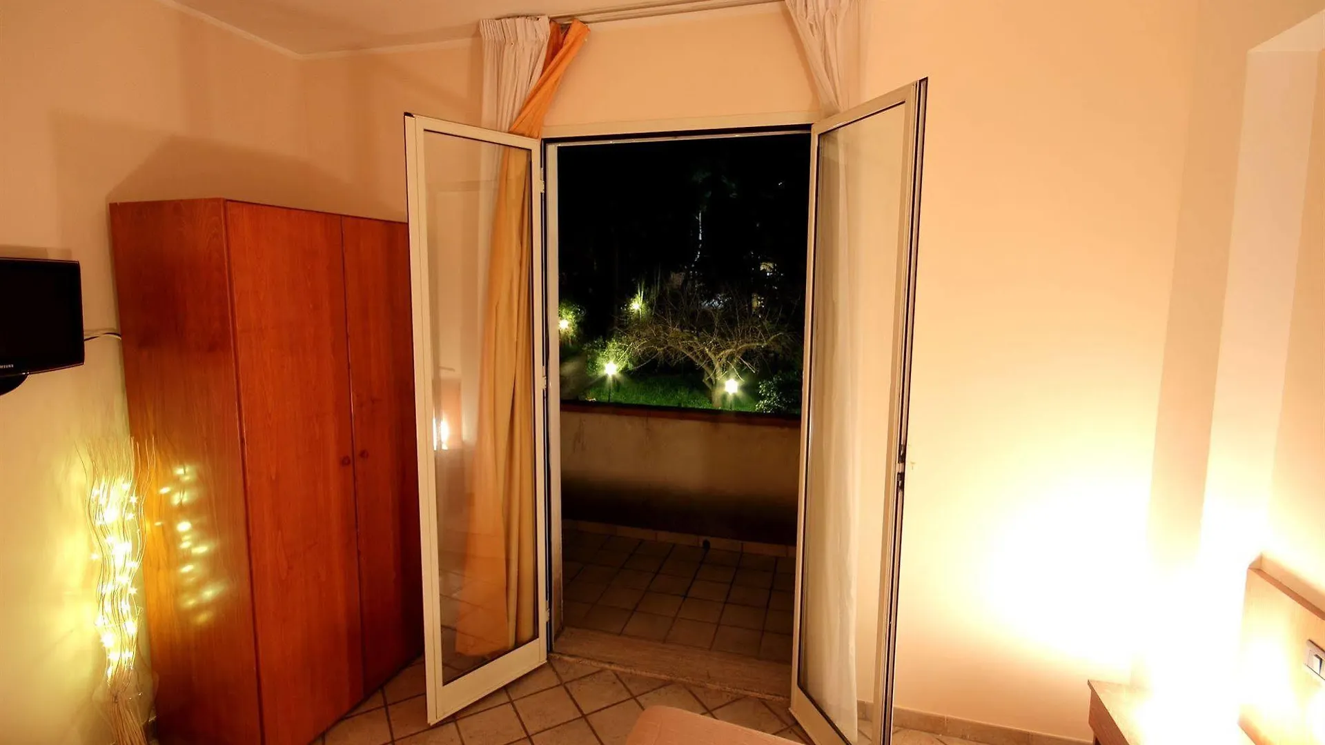 Villa Franca Santa Flavia 2*,